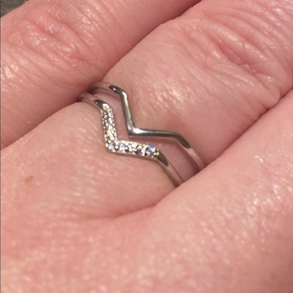 V Shape Open Band S925 - image 3